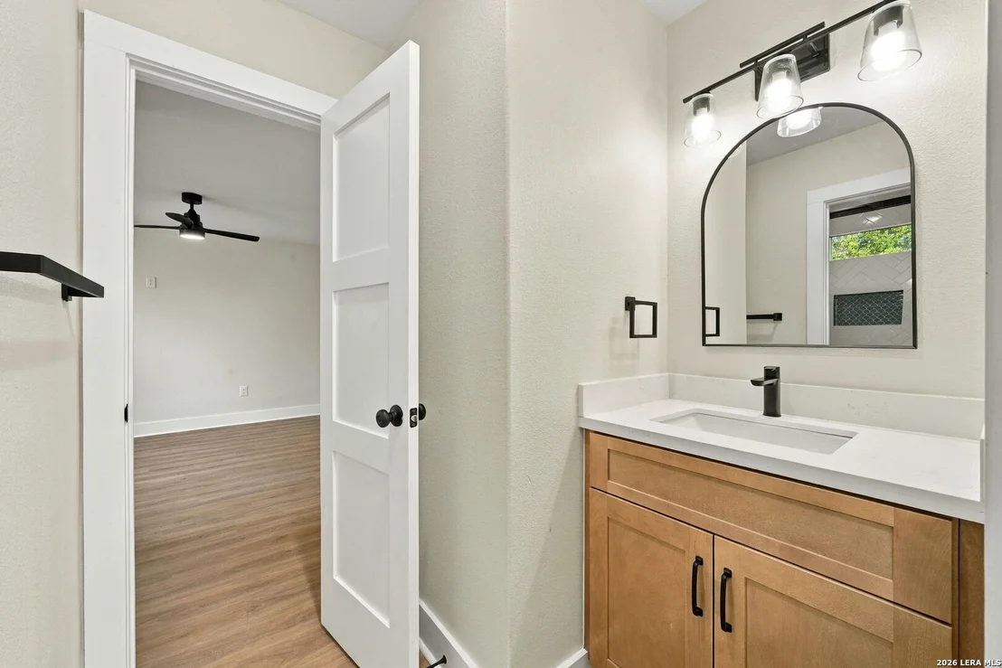 Photo of 237 Carle Ave