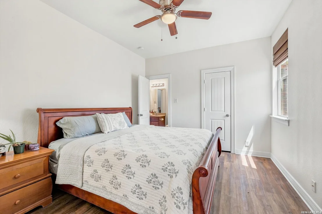 Photo of 3719 Sunset Cliff