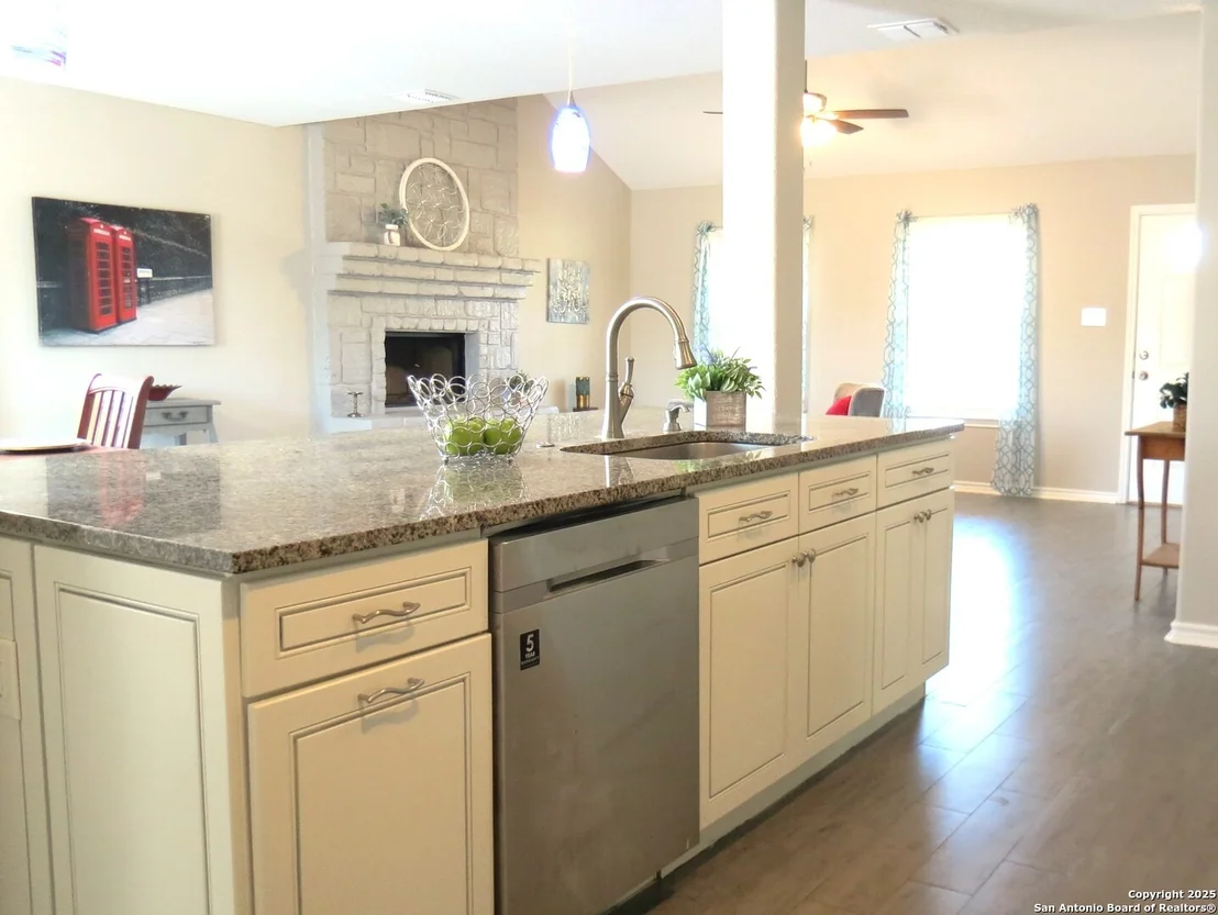 Photo of 303 Windy Knoll