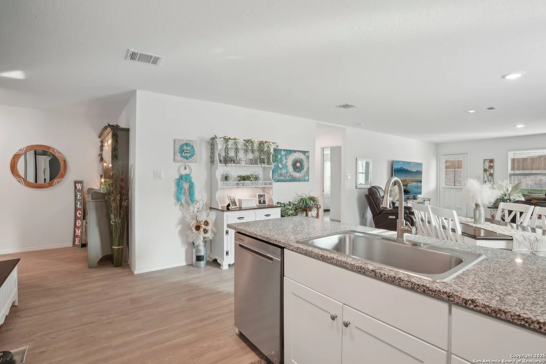 Photo of 5523 Elm Valley