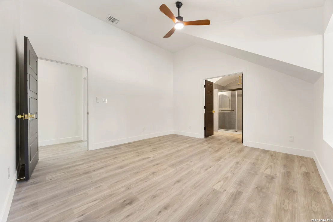 Photo of 327 RAINBOW DR