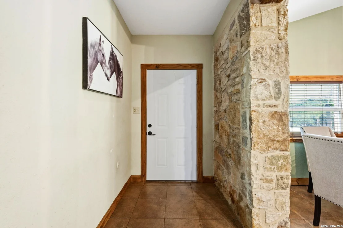 Photo of 340 Rio Oak