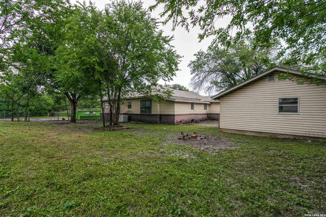 Photo of 12703 MIDDLE LN