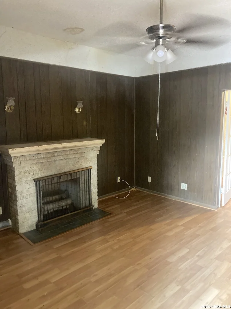 Photo of 651 BARRETT PL