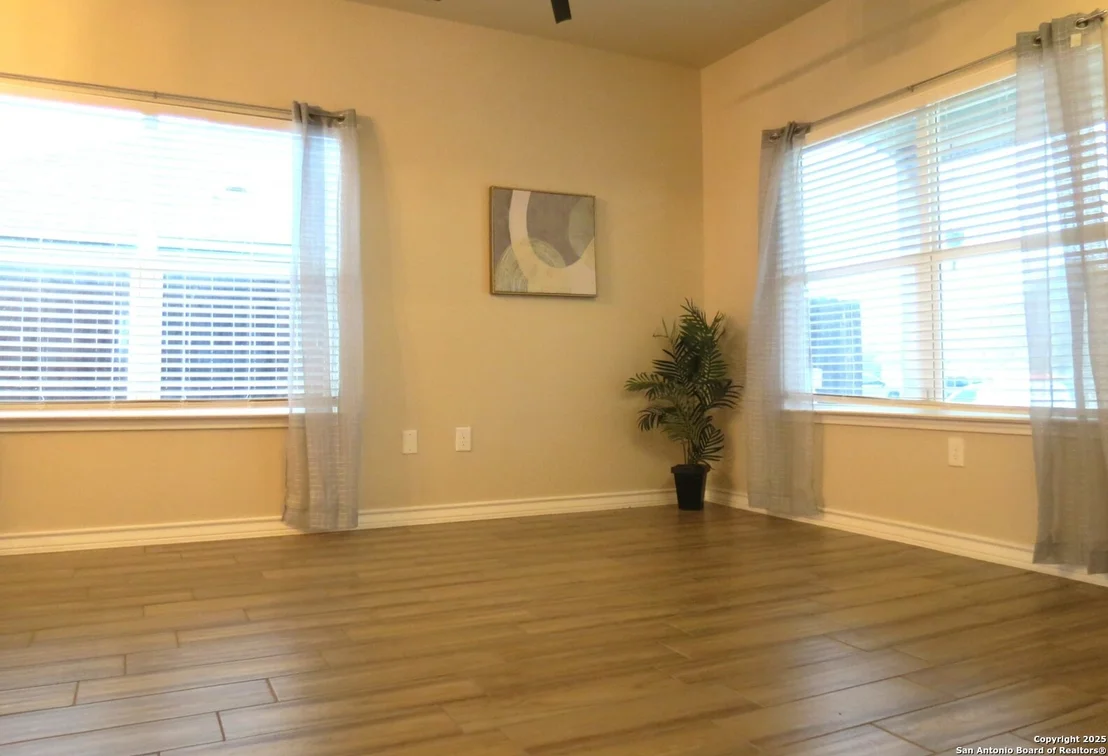 Photo of 740 Crestview