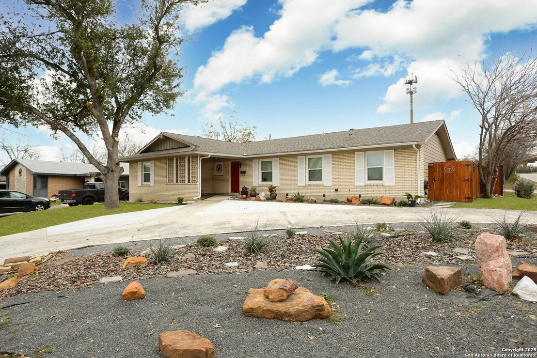 Photo of 750 WAYSIDE DR