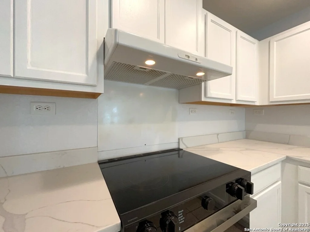 Photo of 4418 Semora Oak