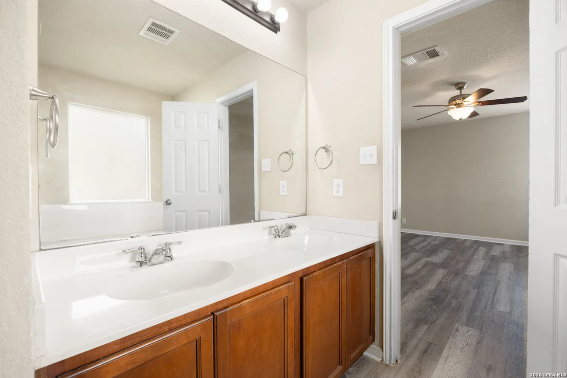 Photo of 2116 Sinclair