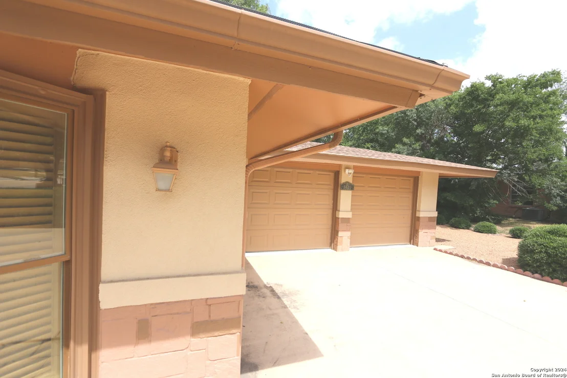 Photo of 5621 GALEWIND DR