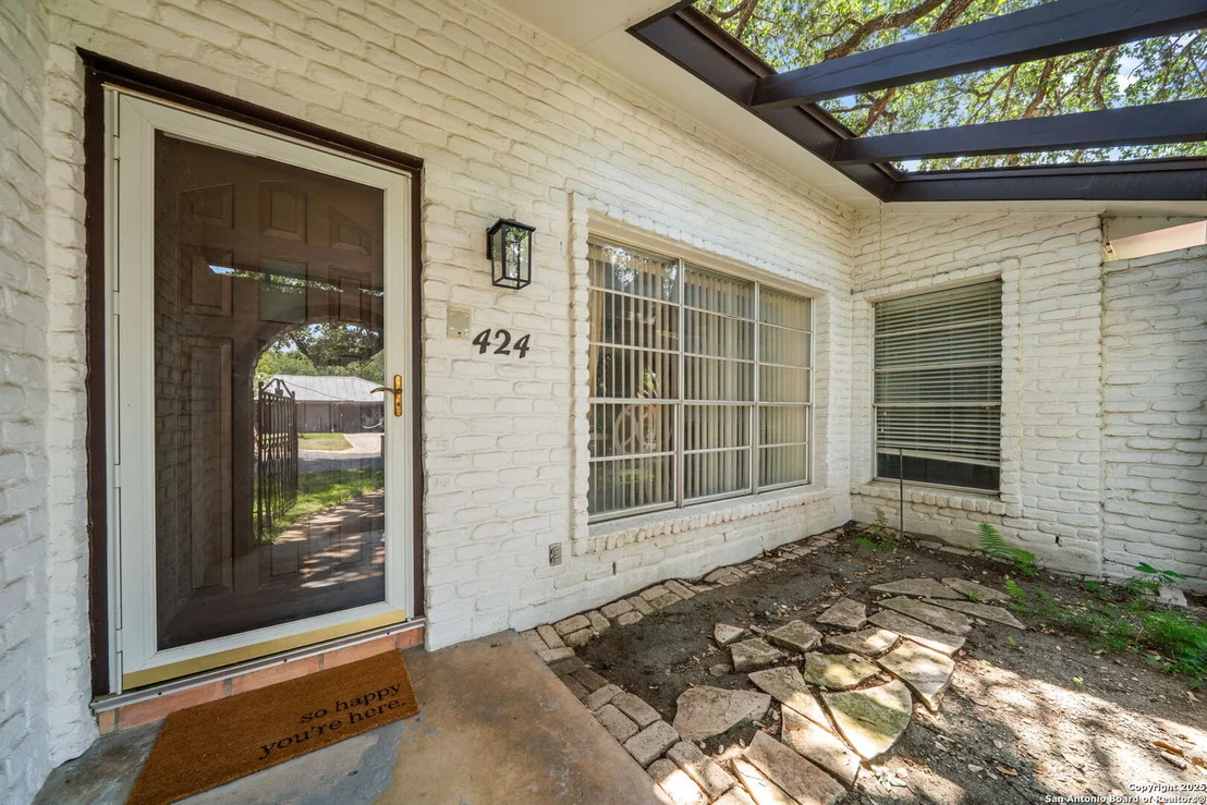 Photo of 424 Fenwick Dr