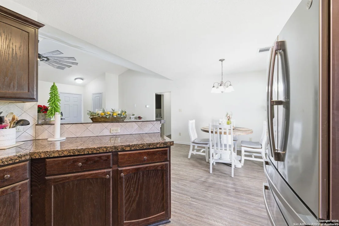 Photo of 2183 Hiline