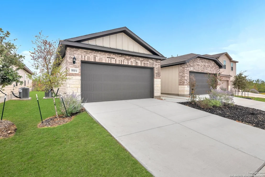 Photo of 5515 Devils Gate