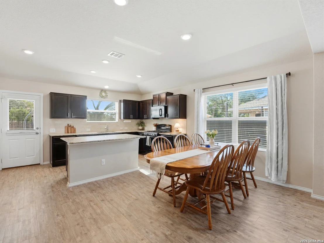 Photo of 32116 Macey Oak