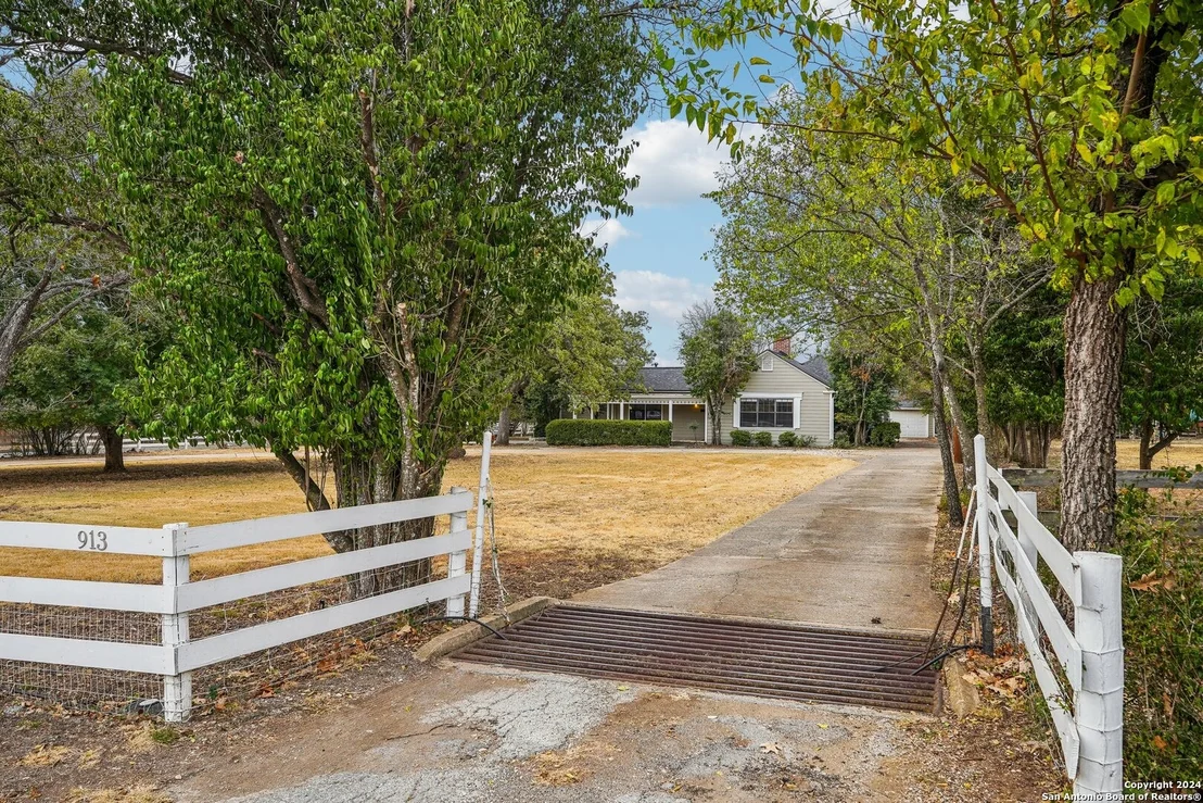 Photo of 913 Jackson Rd