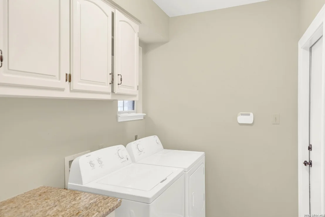Photo of 1512 OAK TREE CIR