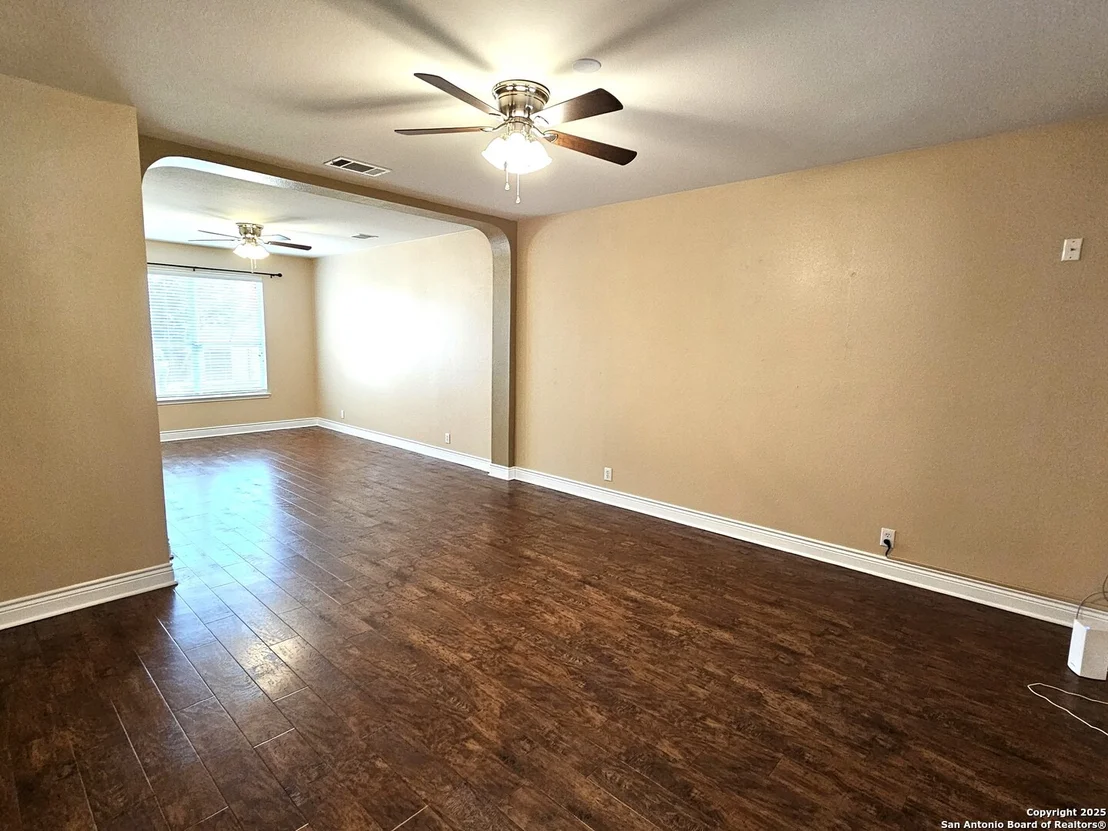 Photo of 213 SPICE OAK LN