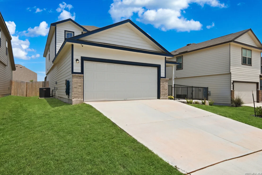 Photo of 13747 Pinkston