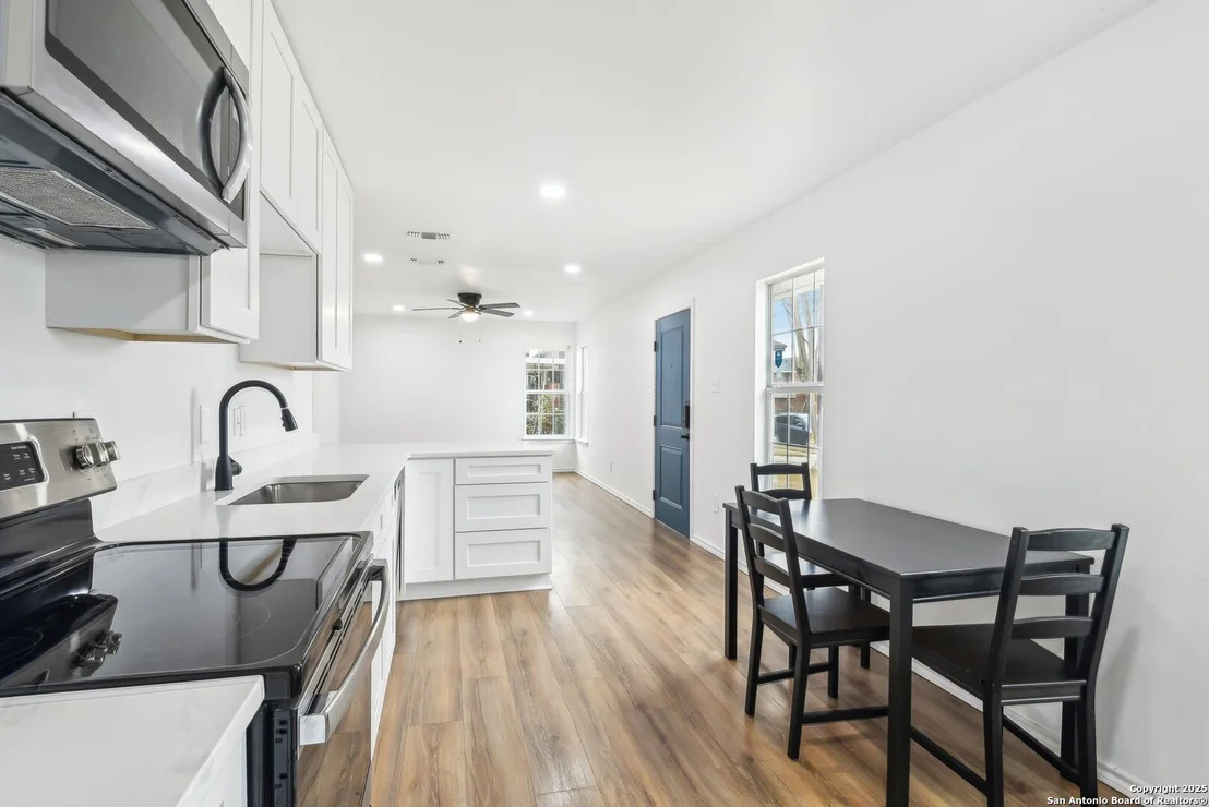 Photo of 843 Deely Place