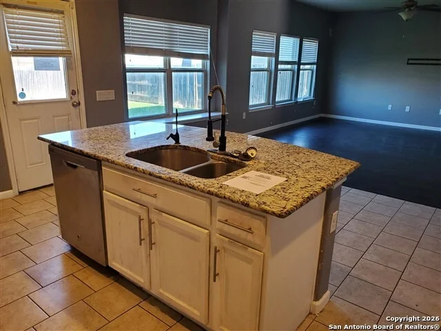 Photo of 11531 Pelican
