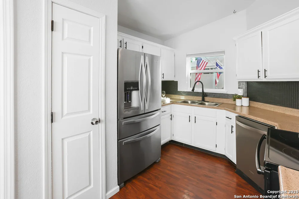 Photo of 2827 Cherry Field