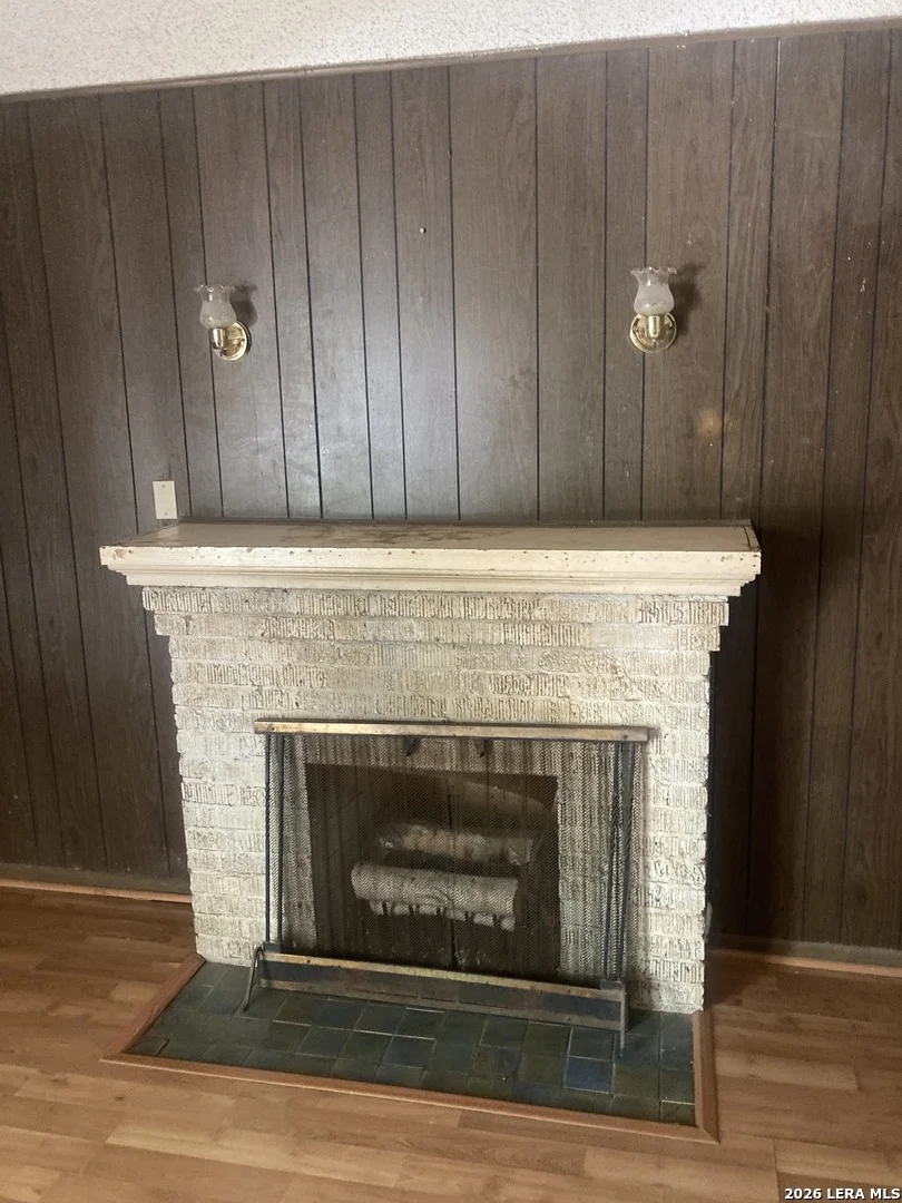 Photo of 651 BARRETT PL