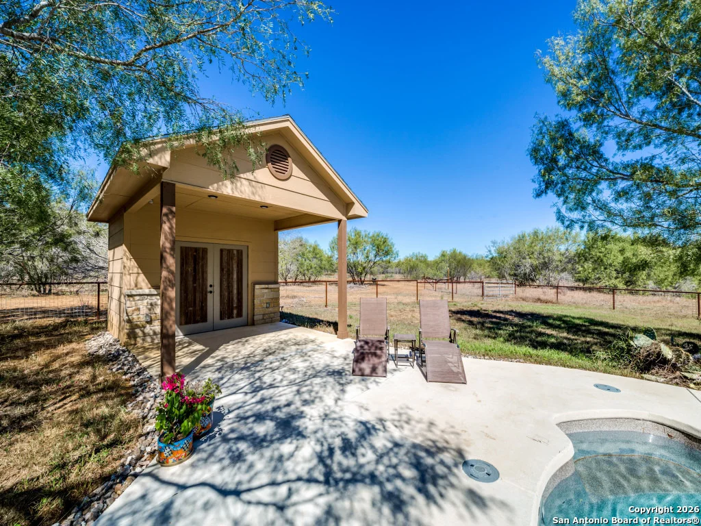 Photo of 6472 Bluntzer Rd
