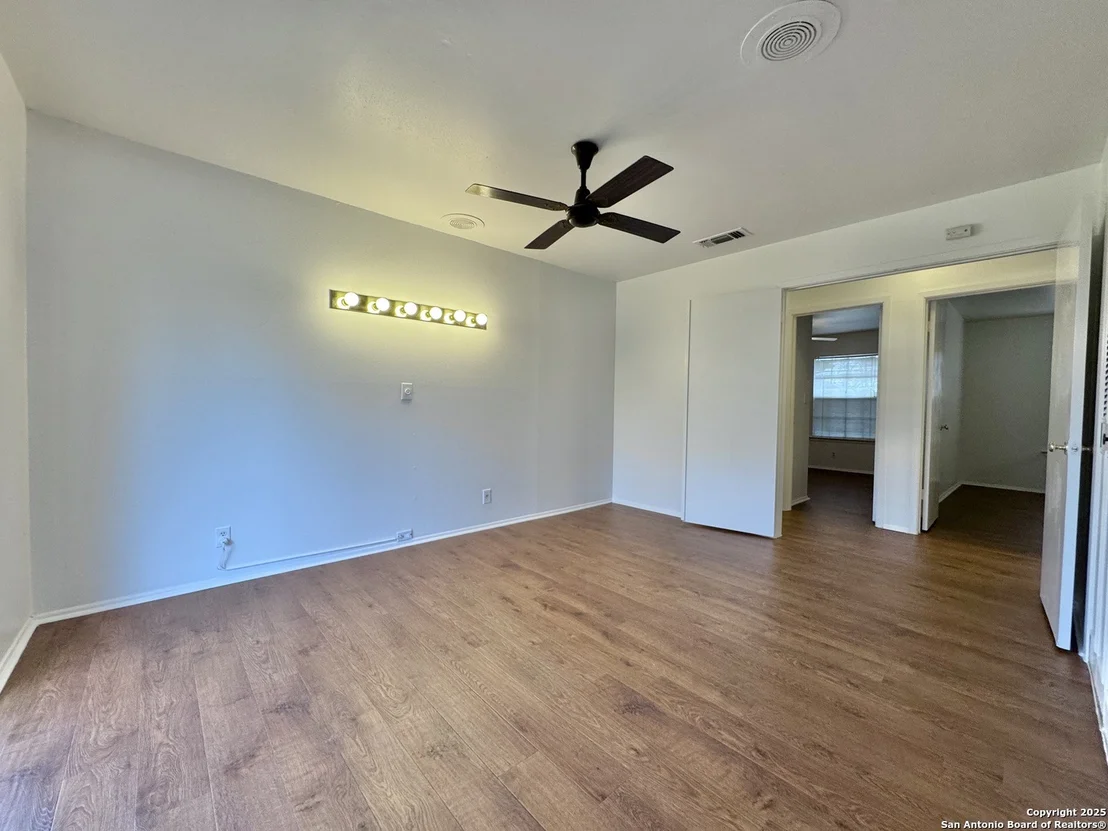 Photo of 8015 New World