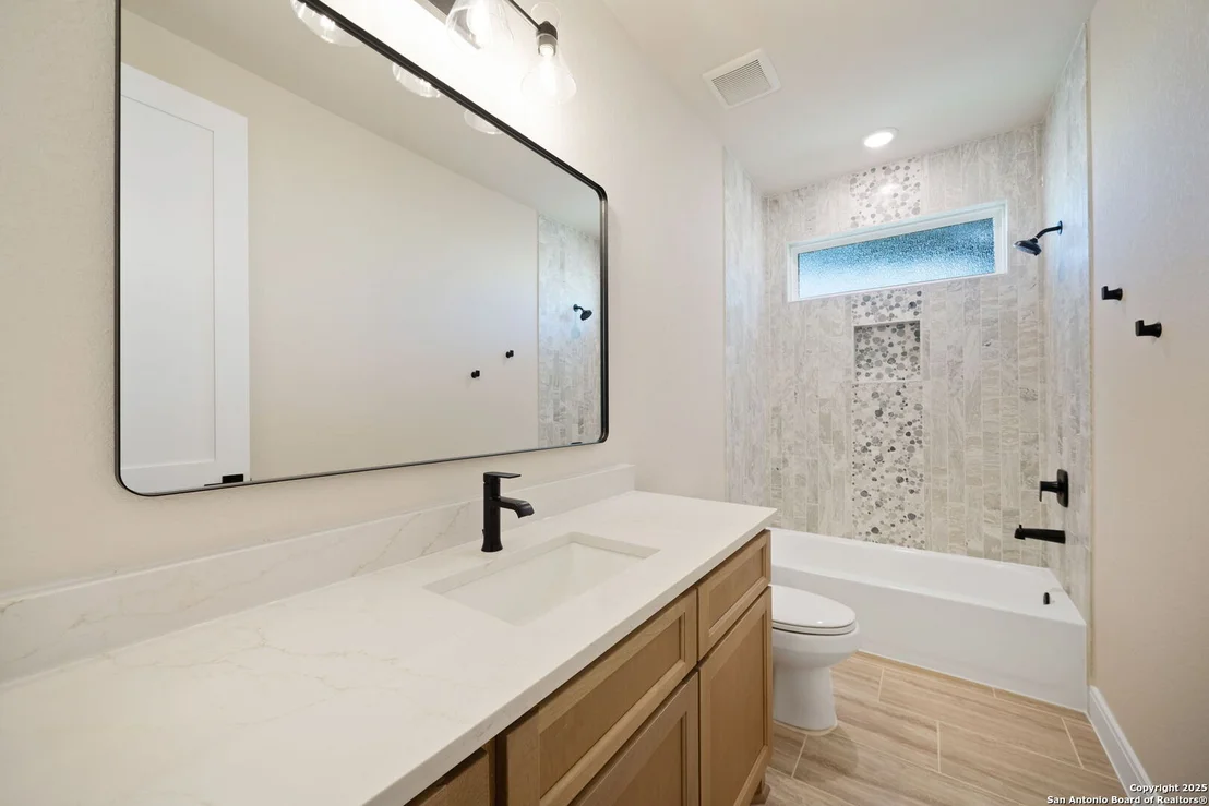 Photo of 107 Chama Dr.