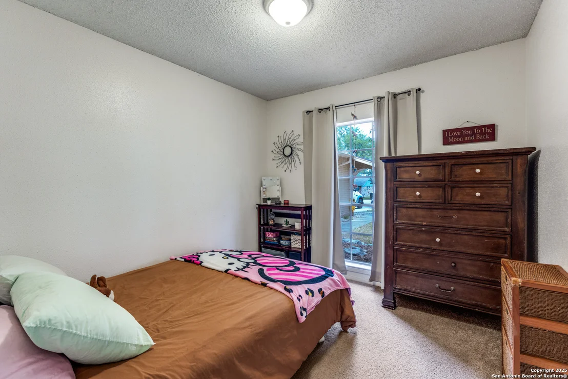 Photo of 4913 Crestwood