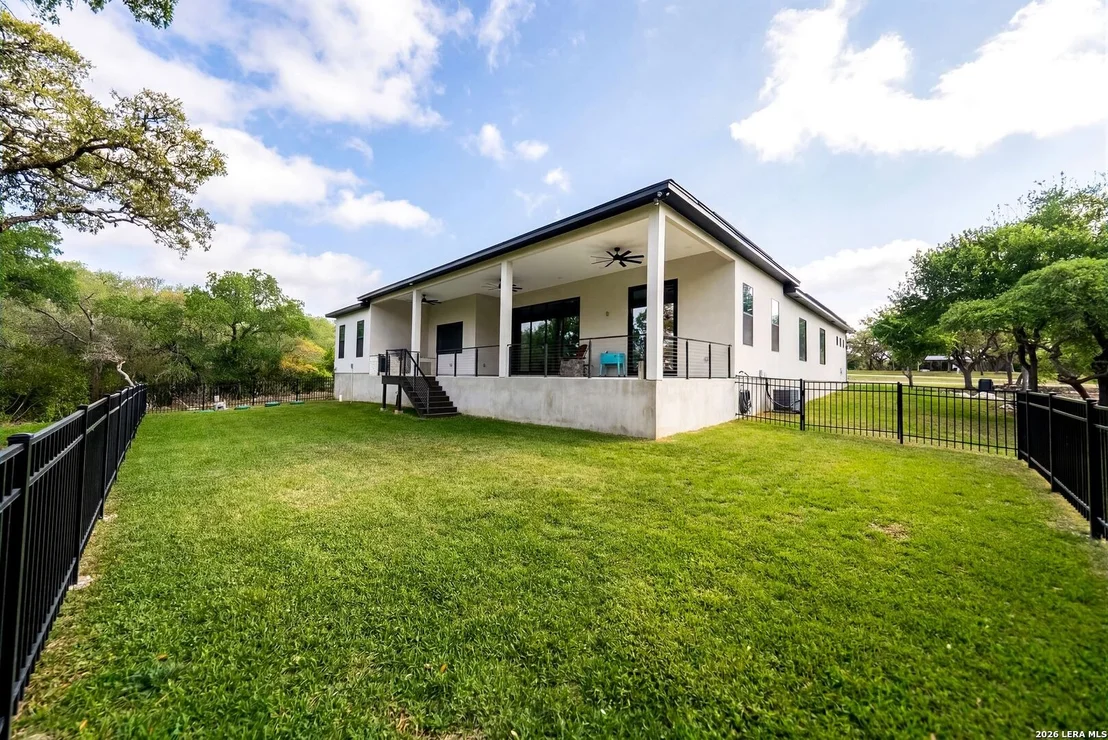 Photo of 721 Timber Bluff