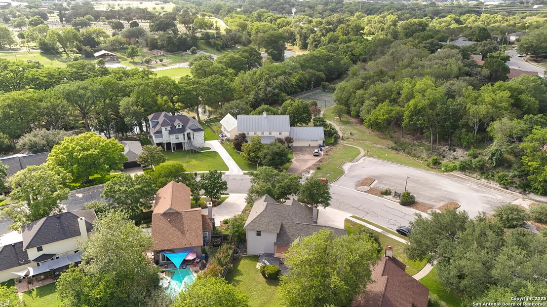 Photo of 640 Riverside