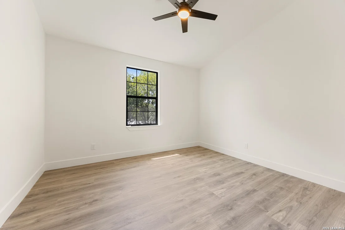Photo of 327 RAINBOW DR
