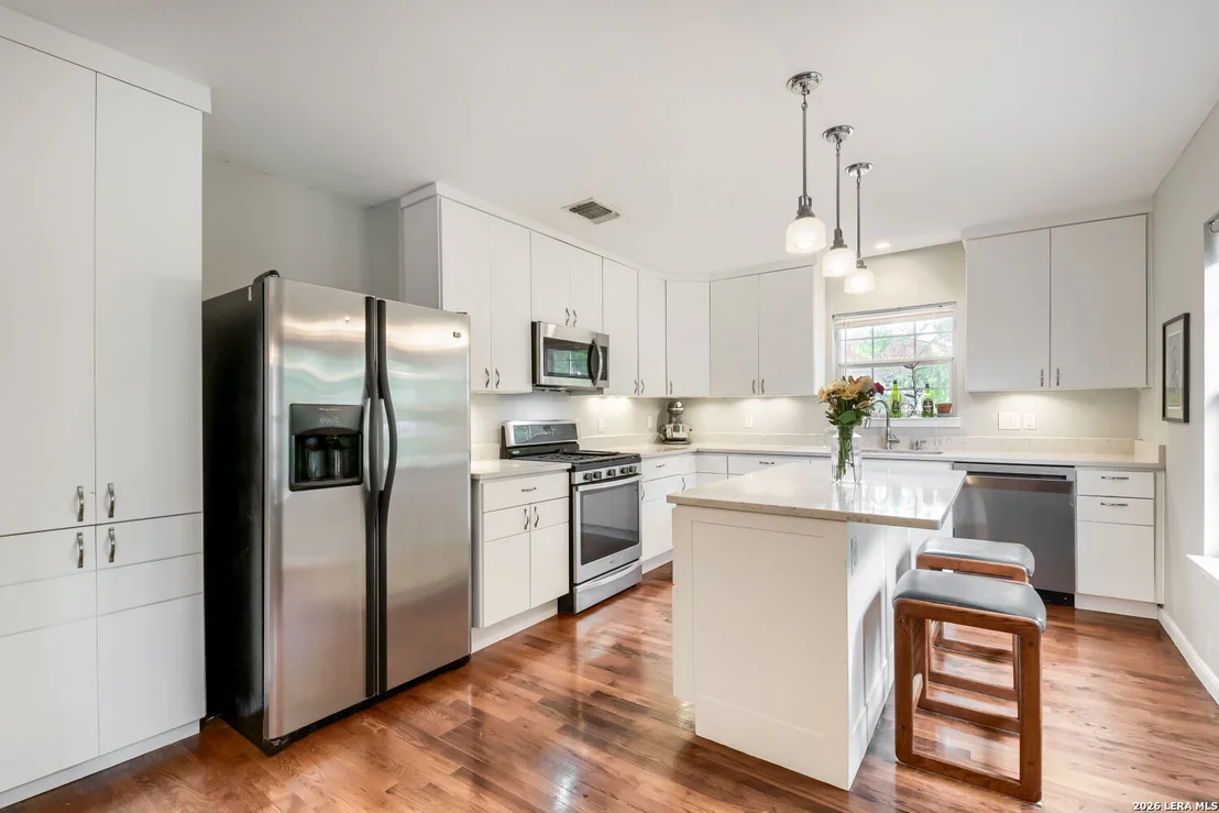 Photo of 527 Eleanor Ave