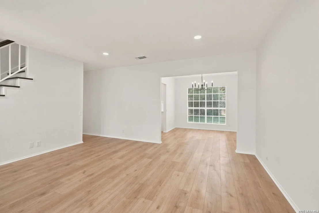 Photo of 333 SUNROSE LN