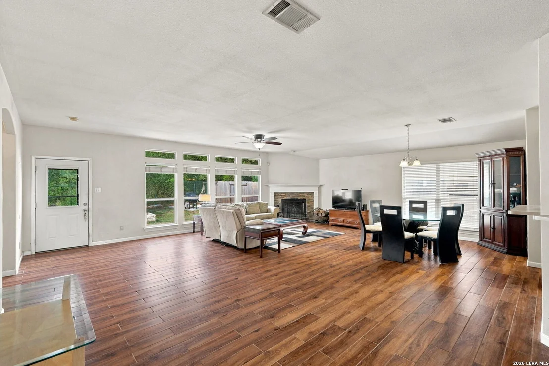 Photo of 1307 Bluff Forest