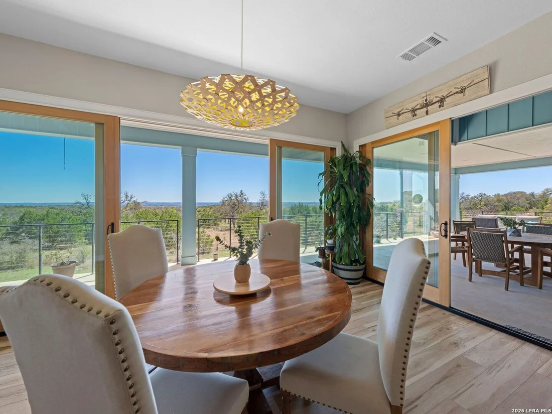 Photo of 554 Seven Falls Dr