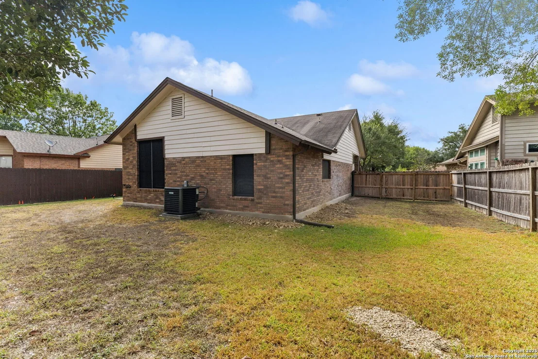 Photo of 7009 Jefferson Ridge