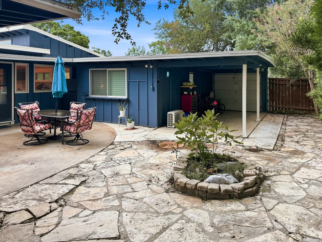 Photo of 326 Burnside Dr