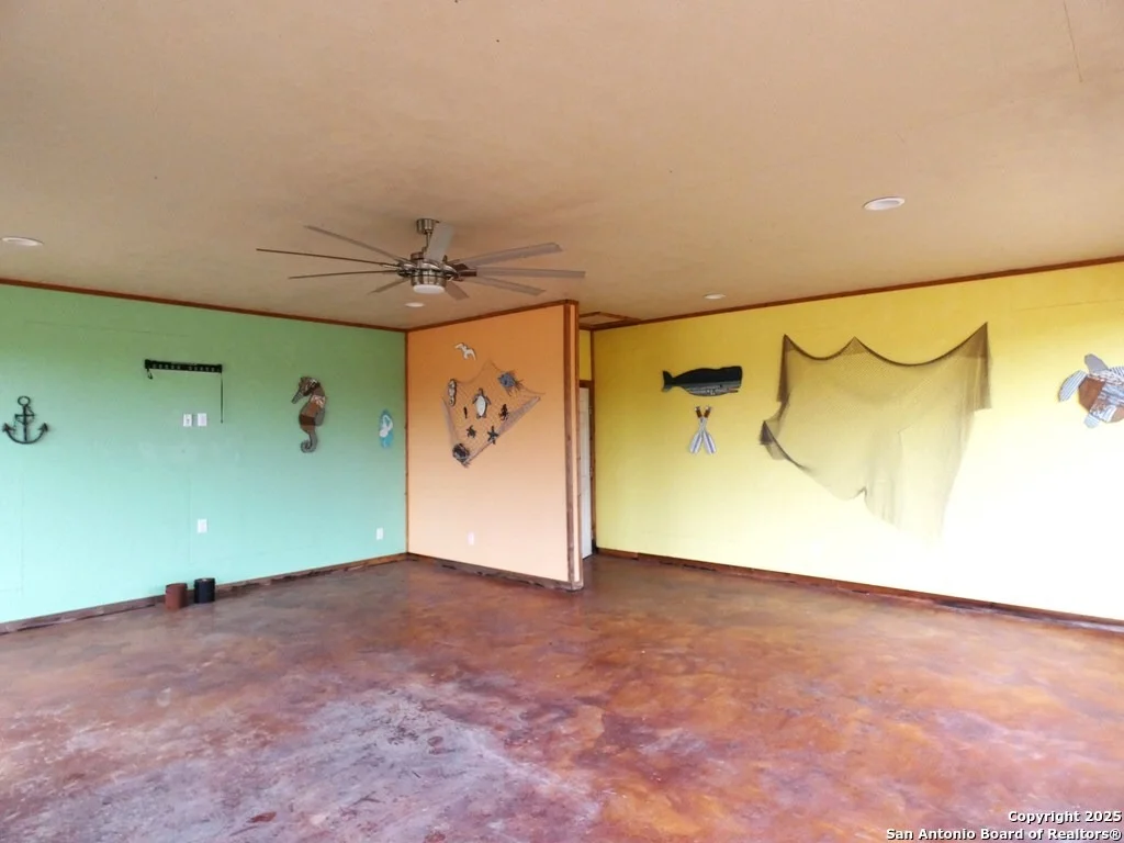 Photo of 283 Live Oak Rd
