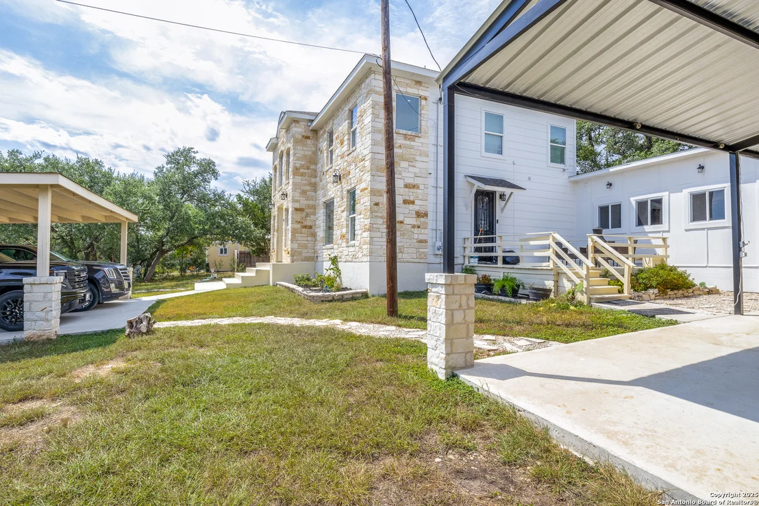 Photo of 1071 Hidden Valley