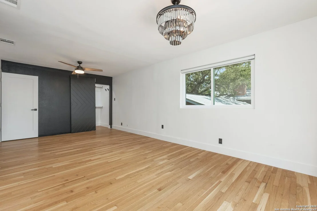 Photo of 1102 Mount Eden Dr
