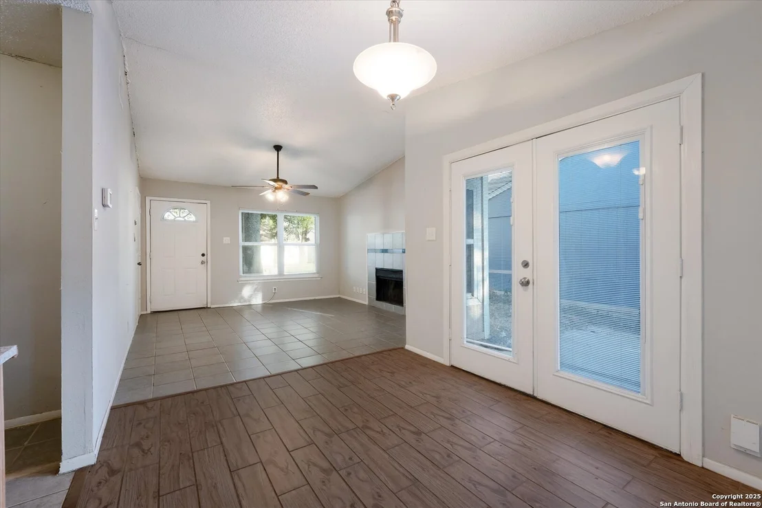 Photo of 4015 Colonial Sun