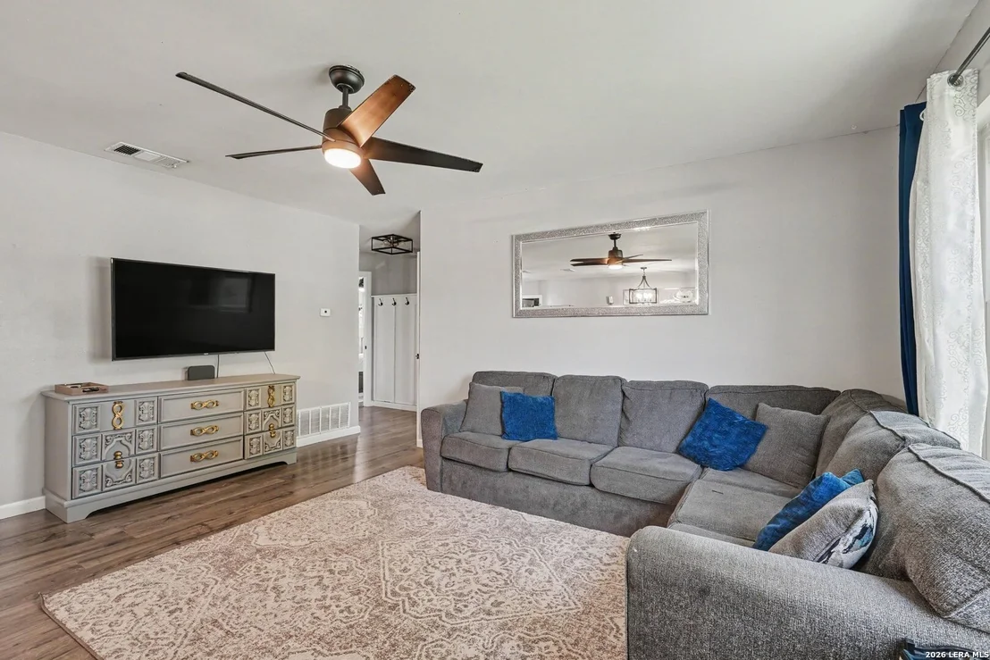 Photo of 3210 Kirby Dr