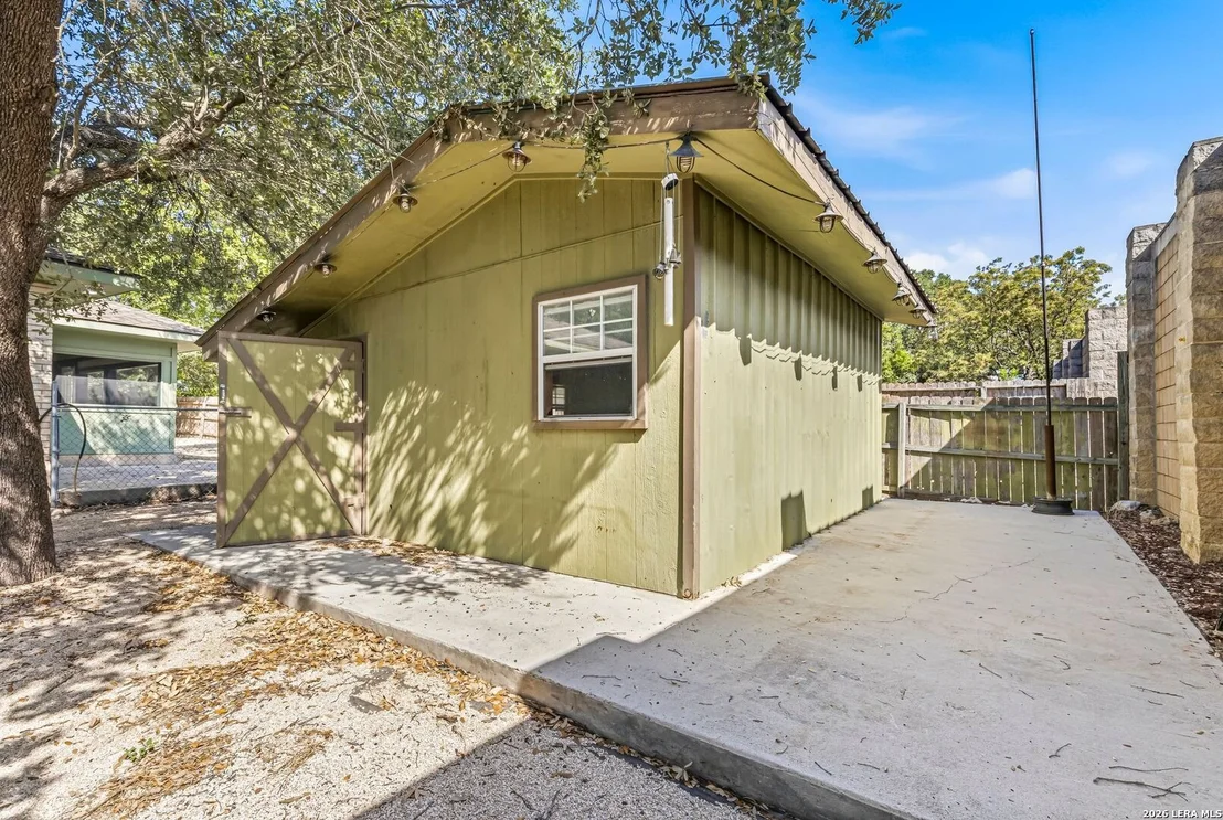 Photo of 145 WILL ROGERS DR
