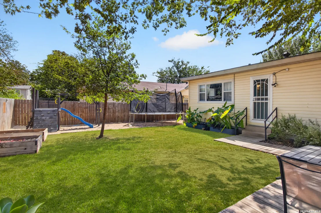 Photo of 31 CROMWELL DR