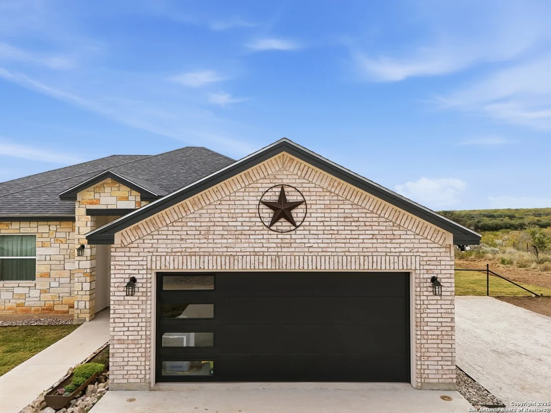 Photo of 59 Legend Hills Rd