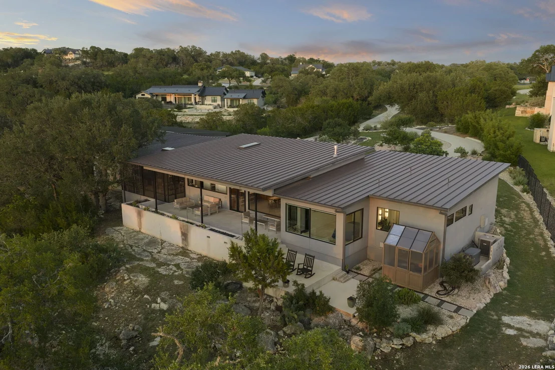 Photo of 352 Arthur Ct
