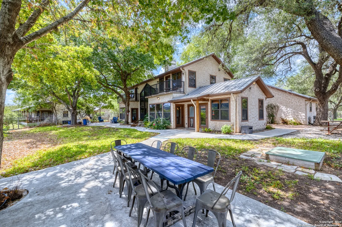 Photo of 1242 RIVER RD