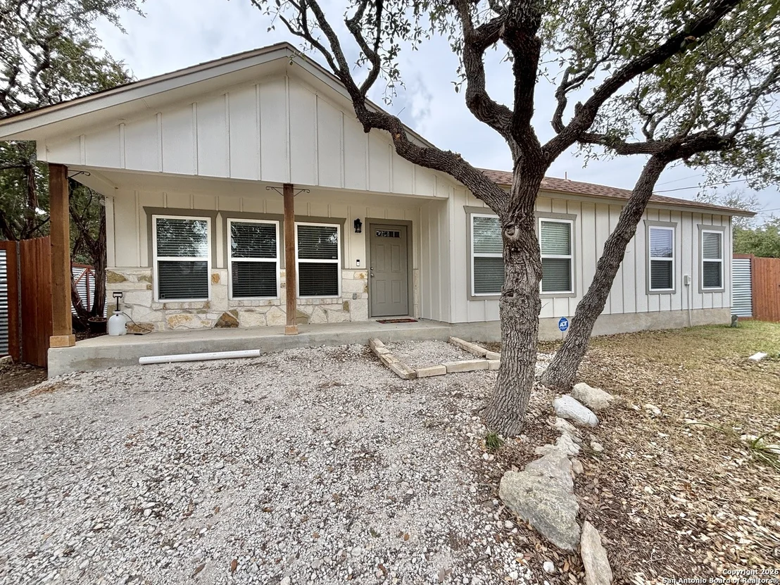 Photo of 1376 Hedgestone