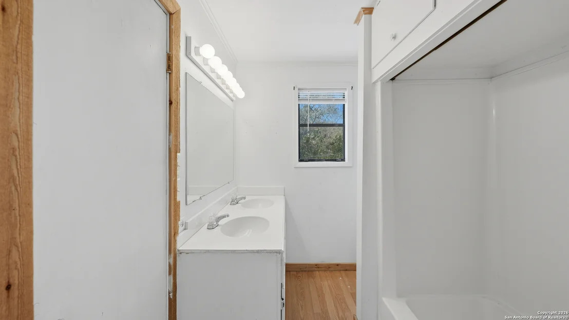 Photo of 1248 Edwards